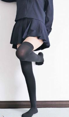 一边吃奶一边摸做爽视频_在线观看完整视频大全